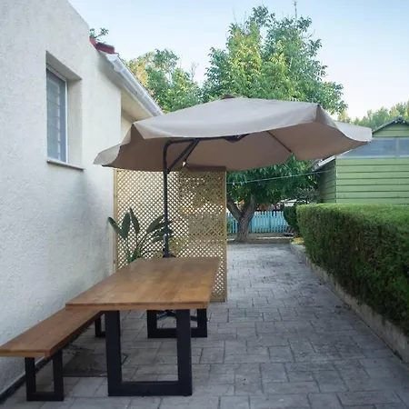 Holiday home εξοχική κατοικία στα λέπεδα *